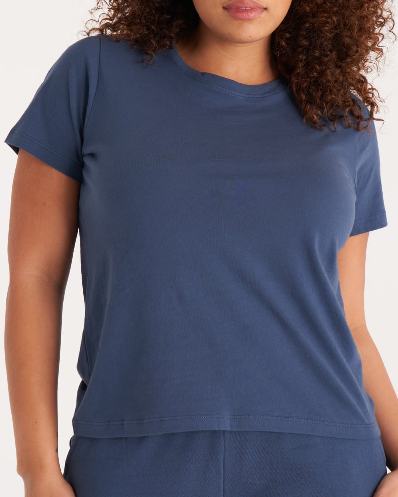 Front of a model wearing a size XL The Crew Tee in Midnight by The Standard Stitch. | dia_product_style_image_id:250504